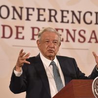 AMLO justifica filtración de datos: "se entendió mal" y estalla contra defensa de María Amparo Casar