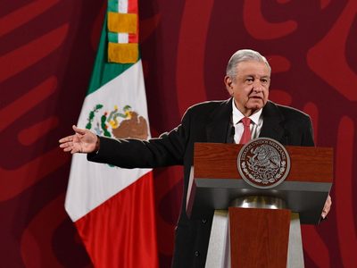 Uno de estos predilectos distribuidores de medicinas llegó a ofrecerme una disculpa: AMLO
