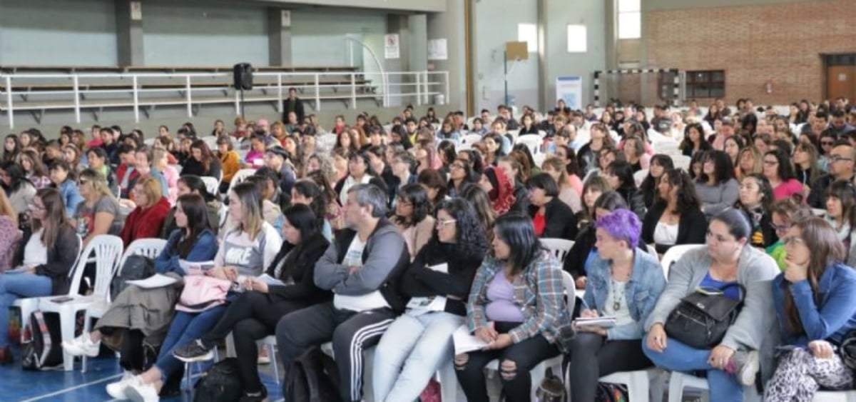 Capacitación en violencia escolar Fuente: Facebook