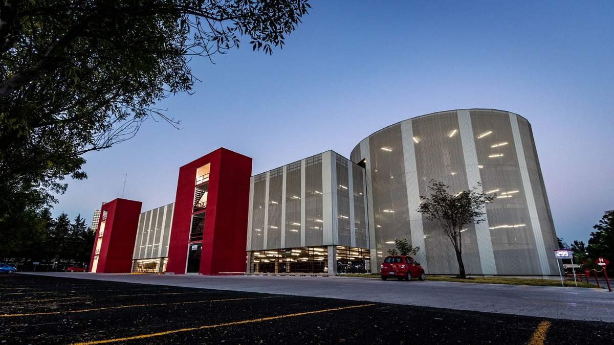 Universidad Iberoamericana Puebla. Estudiantes reclaman becas al Conahcyt