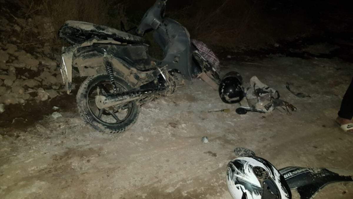 Motocicleta impactada por un conductor que se dio a la fuga. Fuente: (Centenario Digital)