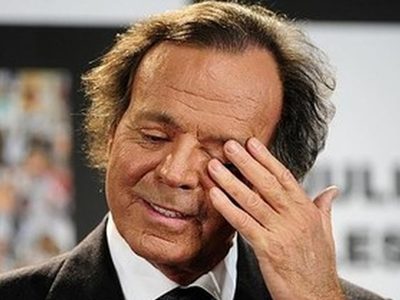 Las controversiales imágenes de Julio Iglesias que generaron todo tipo de comentarios: no es el mism