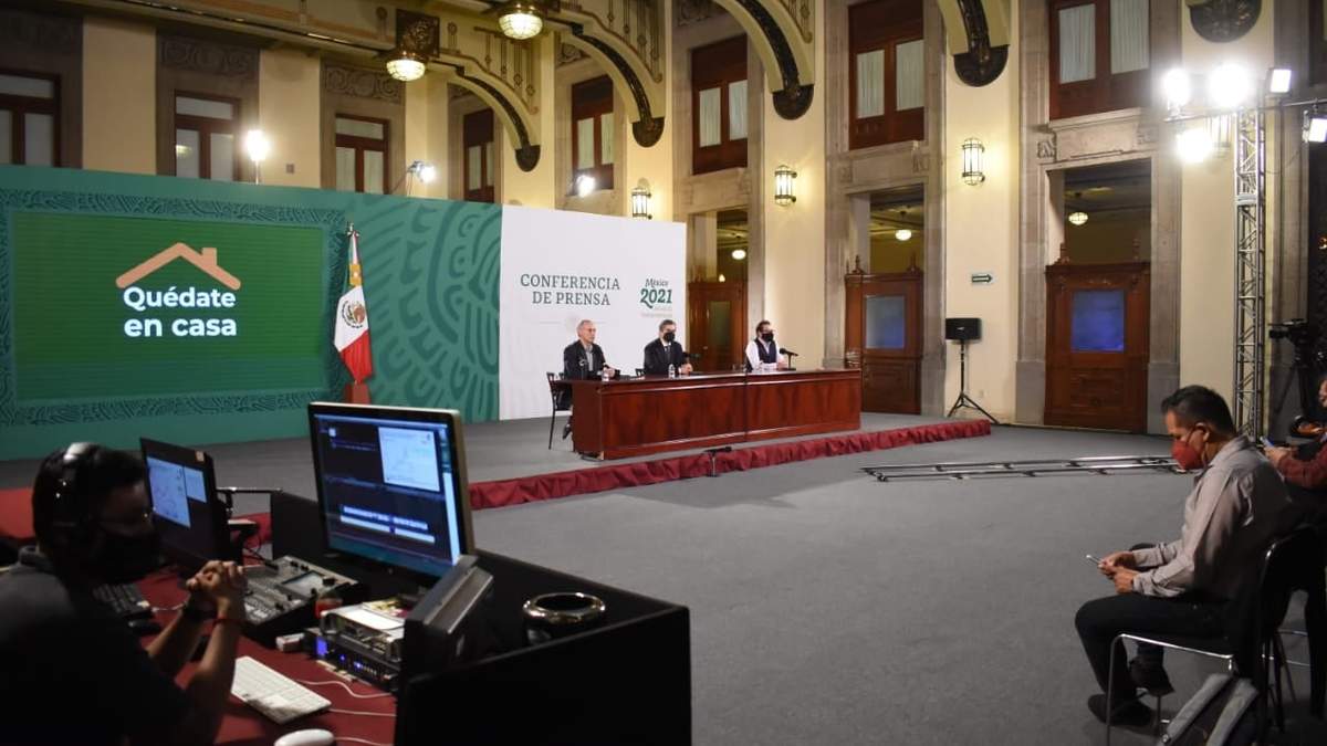 Conferencia de la Secretaría de Salud en Palacio Nacional
