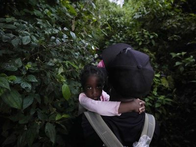"Si no tiene Dios, no llega": así es el terrorífico viaje de los migrantes por la selva del Darién