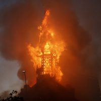 Chile: voraz incendio destruye iglesia de más de 20 años de antigüedad