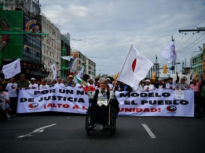 La disculpa pública “no basta”: el clamor en la marcha por el 2 de octubre