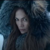 Jennifer López, una asesina salvaje en el brutal tráiler de "La madre", de Netflix