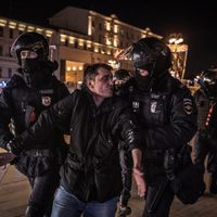 324 personas fueron detenidas en Rusia durante las protestas contra la invasión a Ucrania
