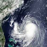 La tormenta tropical Henri se convirtió en huracán y amenaza a Estados Unidos