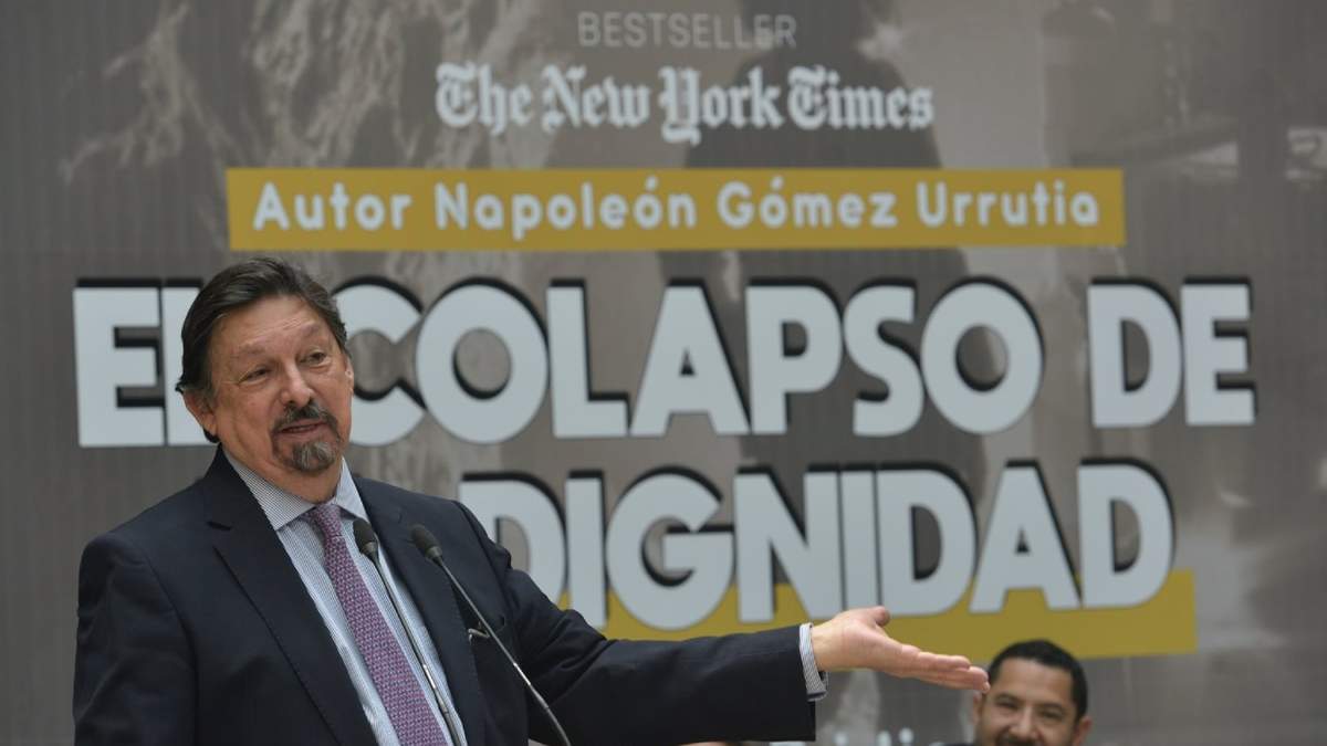 El senador Napoleón Gómez Urrutia