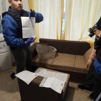 Allanaron a un psicólogo acusado de extender certificados falsos en la administración pública