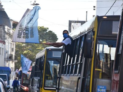 Paro de transporte: 18 mil choferes detendrán sus colectivos durante 24 horas