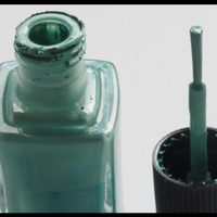 Estos diseños de uñas verde olivo son un acierto si buscás estilo y elegancia