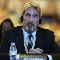Hallan muerto al fundador de McAfee en su celda en Barcelona antes de su extradición a EU