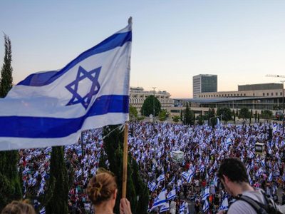 Más de 200 mil manifestantes israelíes exigen paralizar la reforma judicial de Netanyahu