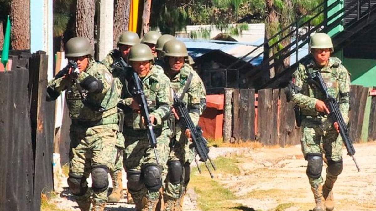 Entrentamiento de militares mexicanos