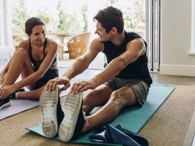 Glúteos de acero sin máquinas: ahorrá la cuota del gimnasio con estos 3 ejercicios que podés hacer en casa