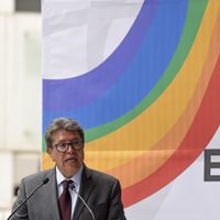 Monreal llama a la reconciliación con sectores como la Iglesia
