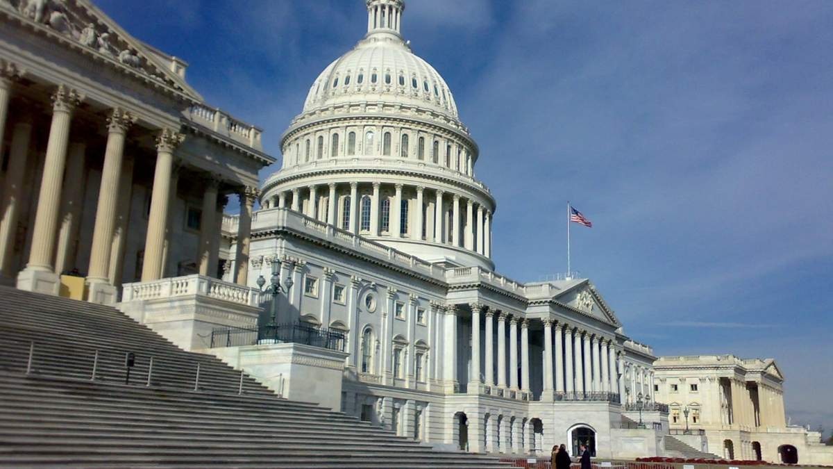 El Poder Legislativo en Estados Unidos está formado por la Cámara de Representantes (Cámara Baja) y por el Senado (Cámara Alta). Fuente: (Twitter)