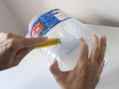 No tires los bidones de agua vacíos: creá estos coquetos canastos para guardar cosas