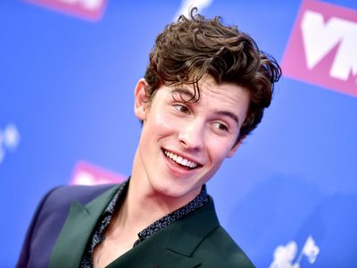 Polémica: Shawn Mendes se tatuó el nombre de una mujer y no es Camila Cabello
