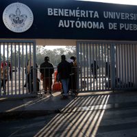 Estudiantes extienden paro en la BUAP; insisten en diálogo directo con la rectora