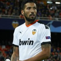 Fuerte conflicto entre Ezequiel Garay y Valencia