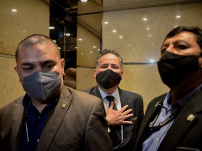 La UIF se niega a compartir con diputados información contra García Cabeza de Vaca