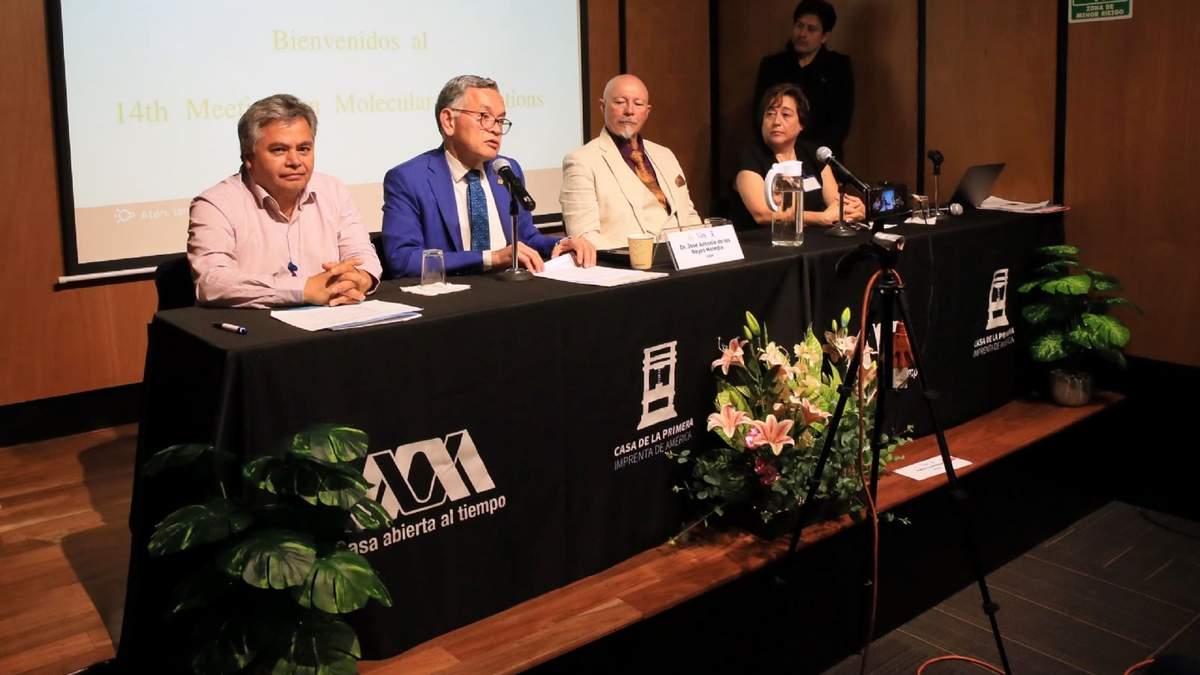 El Dr. José Antonio De los Reyes Heredia, rector general de la UAM, presidió hoy la ceremonia inaugural del Meeting on Molecular Simulations, realizado en la Casa de la Primera Imprenta de América