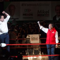 En mancuerna con Arriola, Meade cuestiona 20 años de la izquierda capitalina