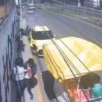 Automovilista embiste puestos ambulantes en Ecatepec; muere un niño de 7 años (Video)