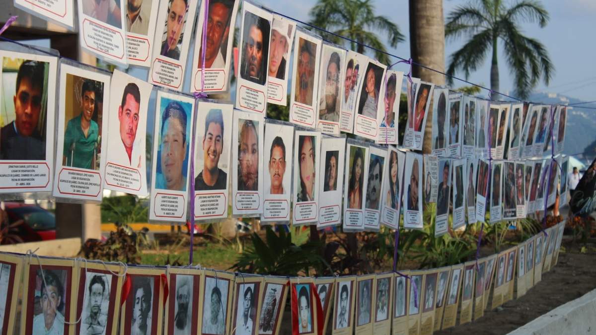 Familiares de cientos desaparecidos se concentraron en el Zócalo de Acapulco Guerrero