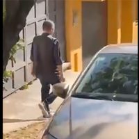 Increpan al exministro Arturo Zaldívar: "¡Vendido, vendido, vendido!"
