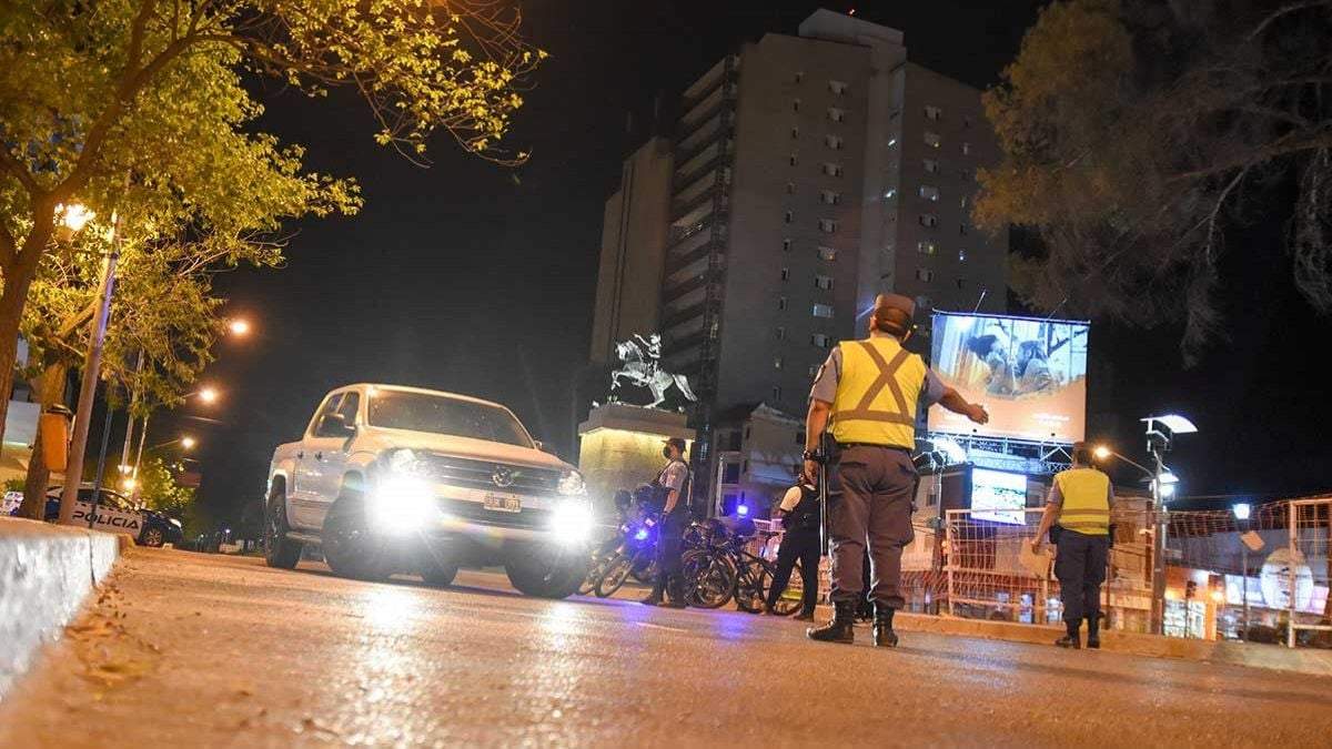 No se podrá circular durante la noche en Neuquén. Fuente: (Twitter)