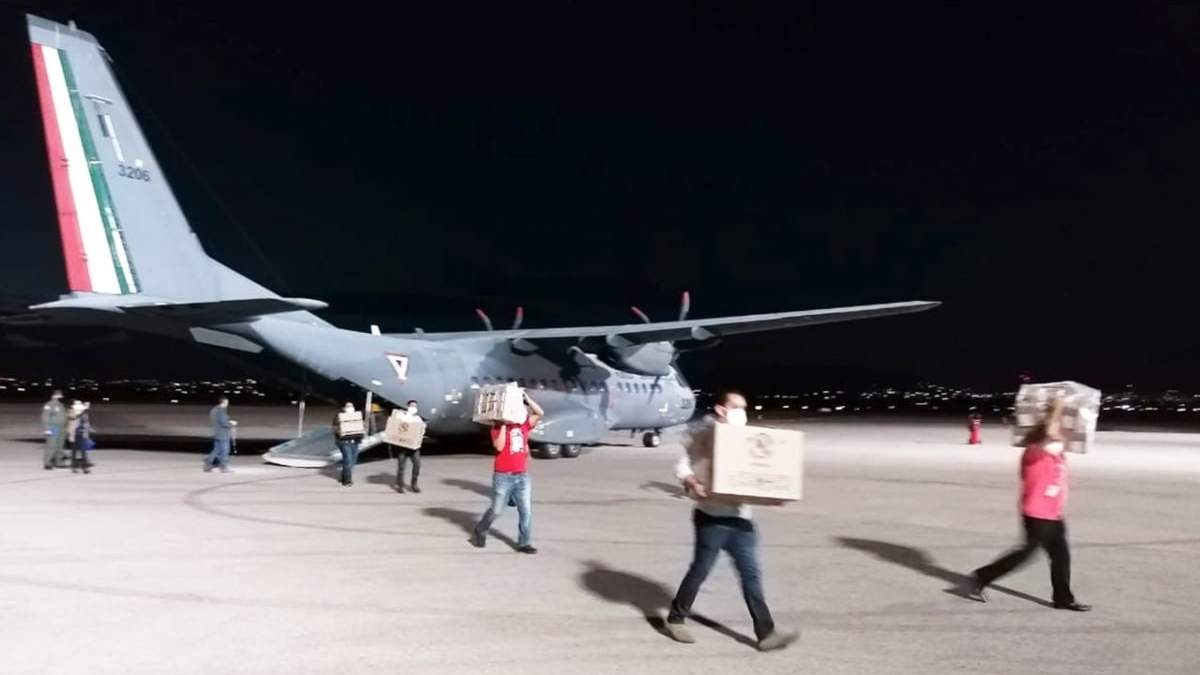 Las vacunas arribaron a Oaxaca la tarde de este martes