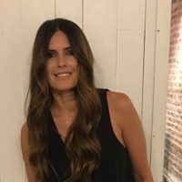 Desde Miami, Isabel Macedo se olvidó del otoño con una bikini muy original