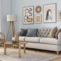 El sofá blanco o beige que heredaste de la abuela puede ser tendencia: así lo lográs con simples detalles