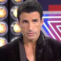 Se acabaron las vacaciones: Hugo Sierra se despegó un rato de Ivana Icardi y comenzó a trabajar