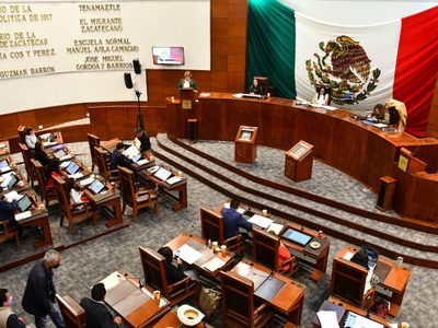 ¿Cómo resuelve el Tribunal Electoral las controversias relacionadas con las elecciones de los Congresos locales?