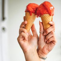 Helado de frutos rojos, liviano y delicioso en casa, perfecto para disfrutar sin culpa incluso en otoño