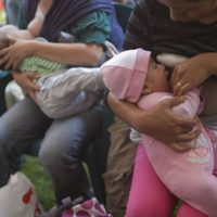El Senado reconoce en comisiones el derecho de amamantar en público