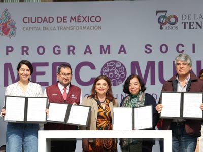 Brugada encabezó segunda entrega de 25 mil vales del programa Mercomuna