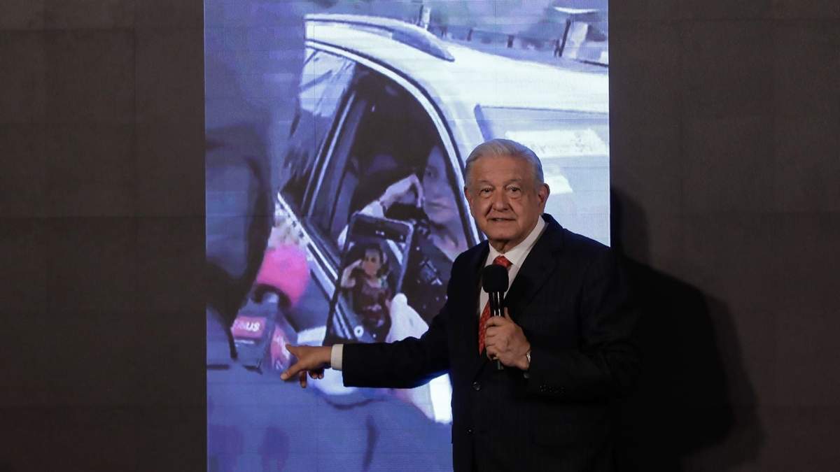 El presidente elogió a Claudia Sheinbaum tras hablar de los encapuchados que la detuvieron en un retén
