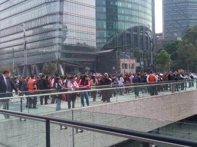 Desalojan a 300 trabajadores de Secretaría de Salud por falsa alarma de bomba en CDMX