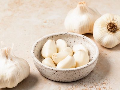Cinco razones por la que deberías comer ajo crudo