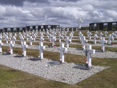 A seis días del operativo en las Malvinas: qué novedades hay sobre la tumba colectiva