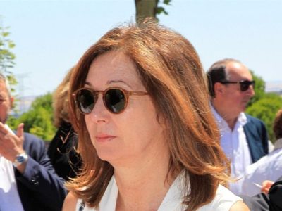 Regresa de sus vacaciones: el triste fallecimiento que enluta a Ana Rosa Quintana