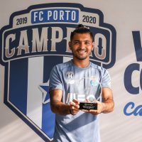 Nombran a 'Tecatito” Corona Mejor Jugador de la Primera Liga de Portugal