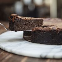 Torta húmeda de chocolate: una receta fácil y con pocos ingredientes que vas amar para la hora de los mates