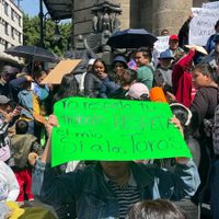 Protestan a favor de las corridas de toros y peleas de gallos en el Congreso de la CDMX